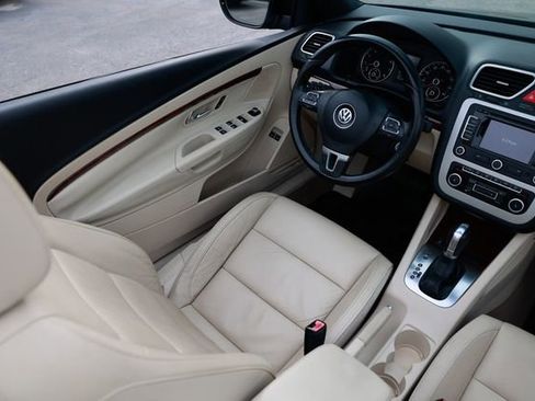 Used 2012 Volkswagen Eos Executive image 23