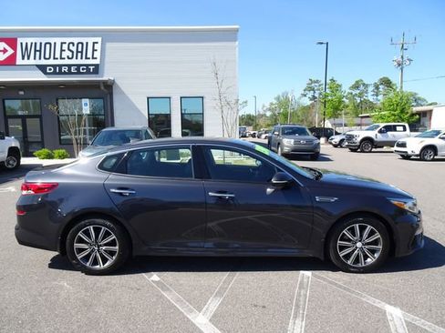 Used 2019 Kia Optima EX image 3