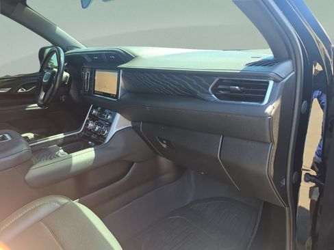 Used 2021 GMC Yukon Denali RWD image 32