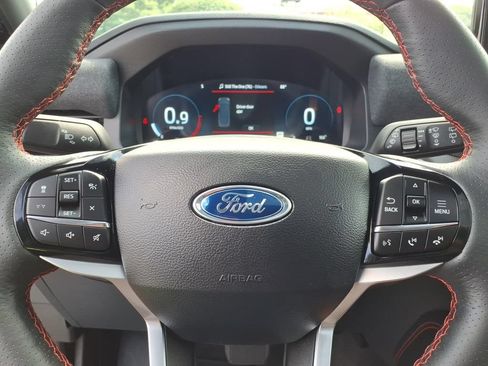 Used 2026 Ford Explorer ST-Line w/ ST-Line Street Pack AWD/4WD image 5