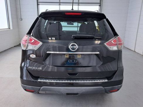Used 2016 Nissan Rogue S w/ Appearance Package FWD image 6