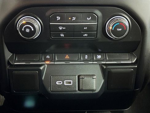Used 2020 Chevrolet Silverado 1500 LT AWD/4WD image 16