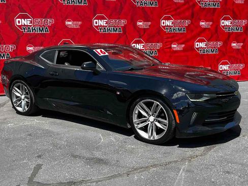 Used 2016 Chevrolet Camaro LT RWD image 3