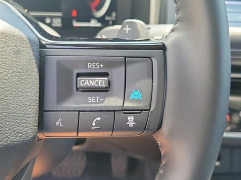 Used 2025 Nissan Rogue Platinum w/ Platinum Premium Package FWD image 23