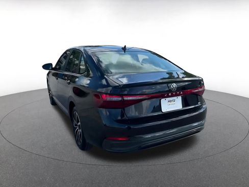 Used 2025 Volkswagen Jetta SE image 11