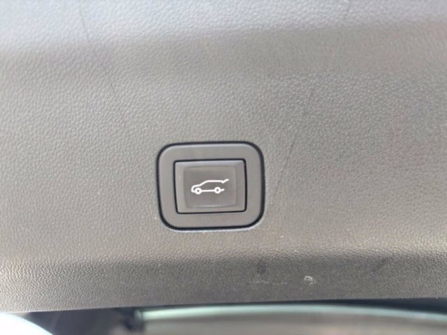 Used 2025 Chevrolet Suburban Premier AWD/4WD image 47