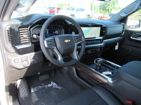 New 2025 Chevrolet Silverado 1500 LT image 16