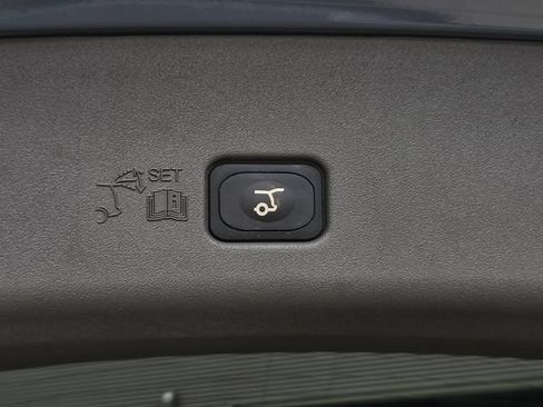 Used 2025 Lincoln Nautilus Reserve AWD/4WD image 15
