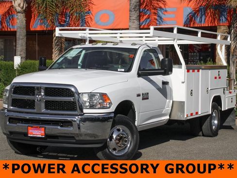 Used 2018 RAM 3500 Tradesman w/ Chrome Appearance Group image 4