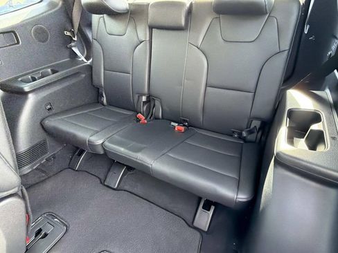 Used 2022 Kia Telluride SX w/ SX Prestige Package image 17