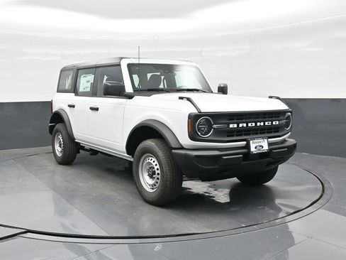 New 2025 Ford Bronco 4-Door image 14