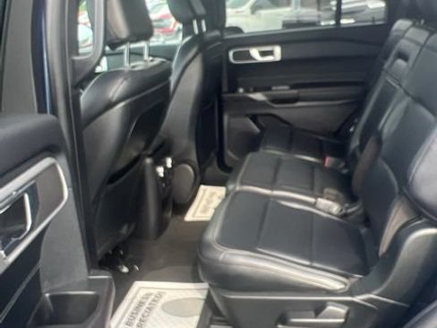 Used 2020 Ford Explorer XLT w/ Equipment Group 202A AWD/4WD image 21