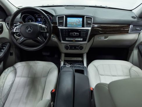 Used 2015 Mercedes-Benz GL 450 4MATIC image 22