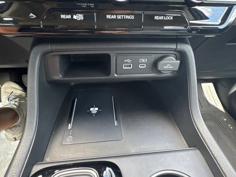 Used 2023 Honda Pilot Elite image 37