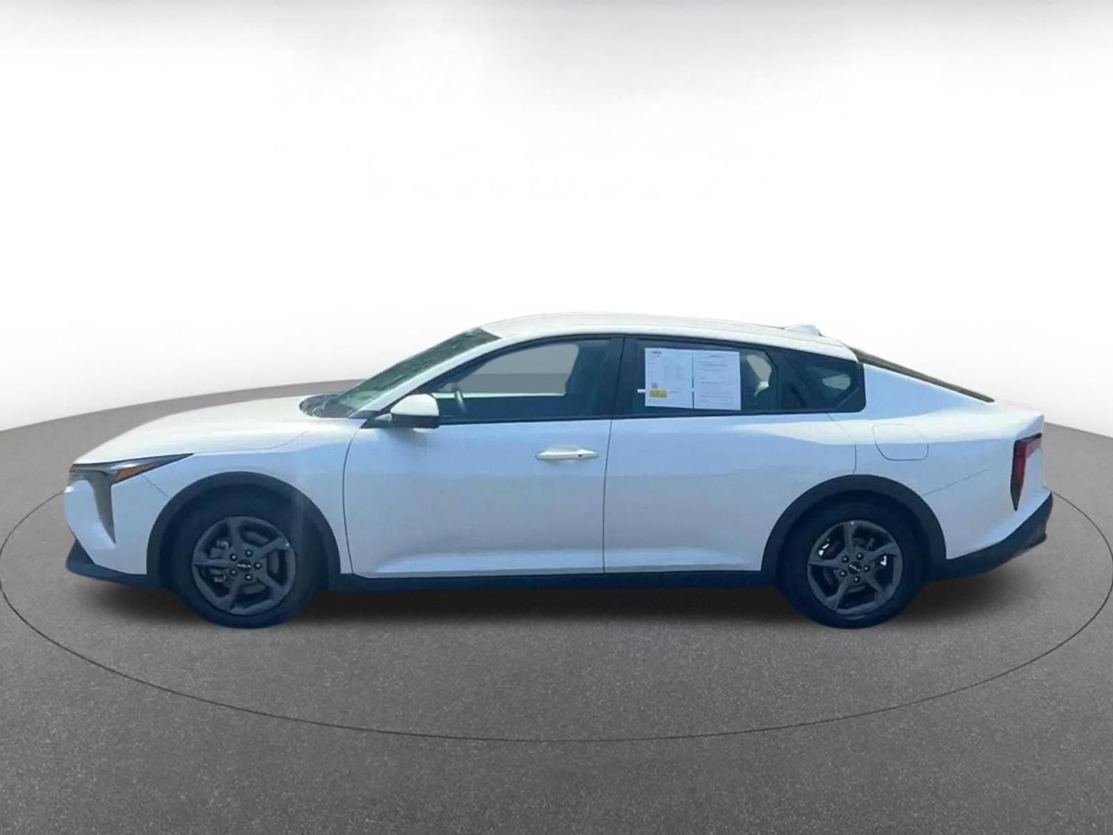 Used 2025 Kia K4 FWD image 8
