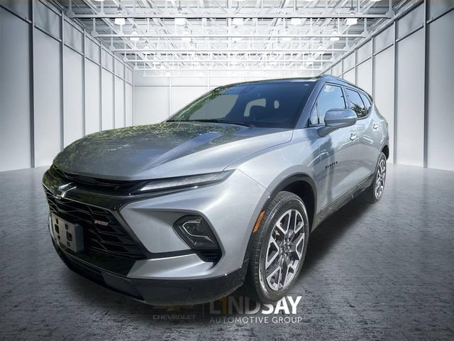 Used 2023 Chevrolet Blazer RS w/ Enhanced Convenience Package FWD image 4