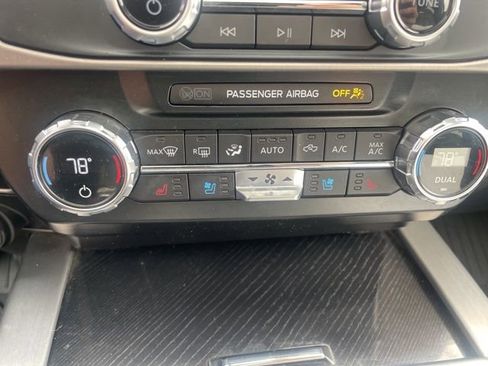 Used 2022 Ford F450 Platinum w/ FX4 Off-Road Package AWD/4WD image 29