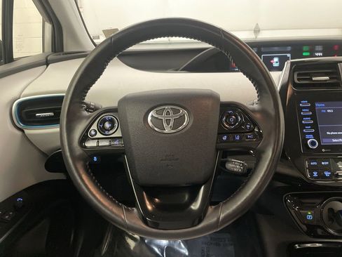 Used 2022 Toyota Prius XLE image 5