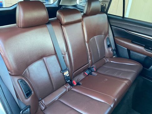 Used 2014 Subaru Outback 3.6R Limited image 17