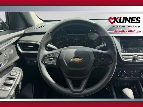 Used 2022 Chevrolet TrailBlazer LT FWD image 15
