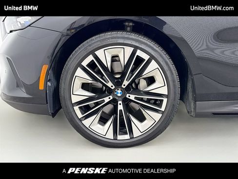 Used 2026 BMW 530i RWD image 2