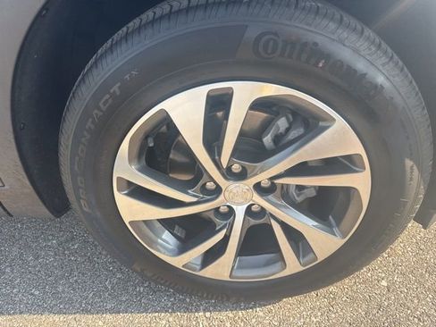 Used 2021 Buick Envision Essence image 3