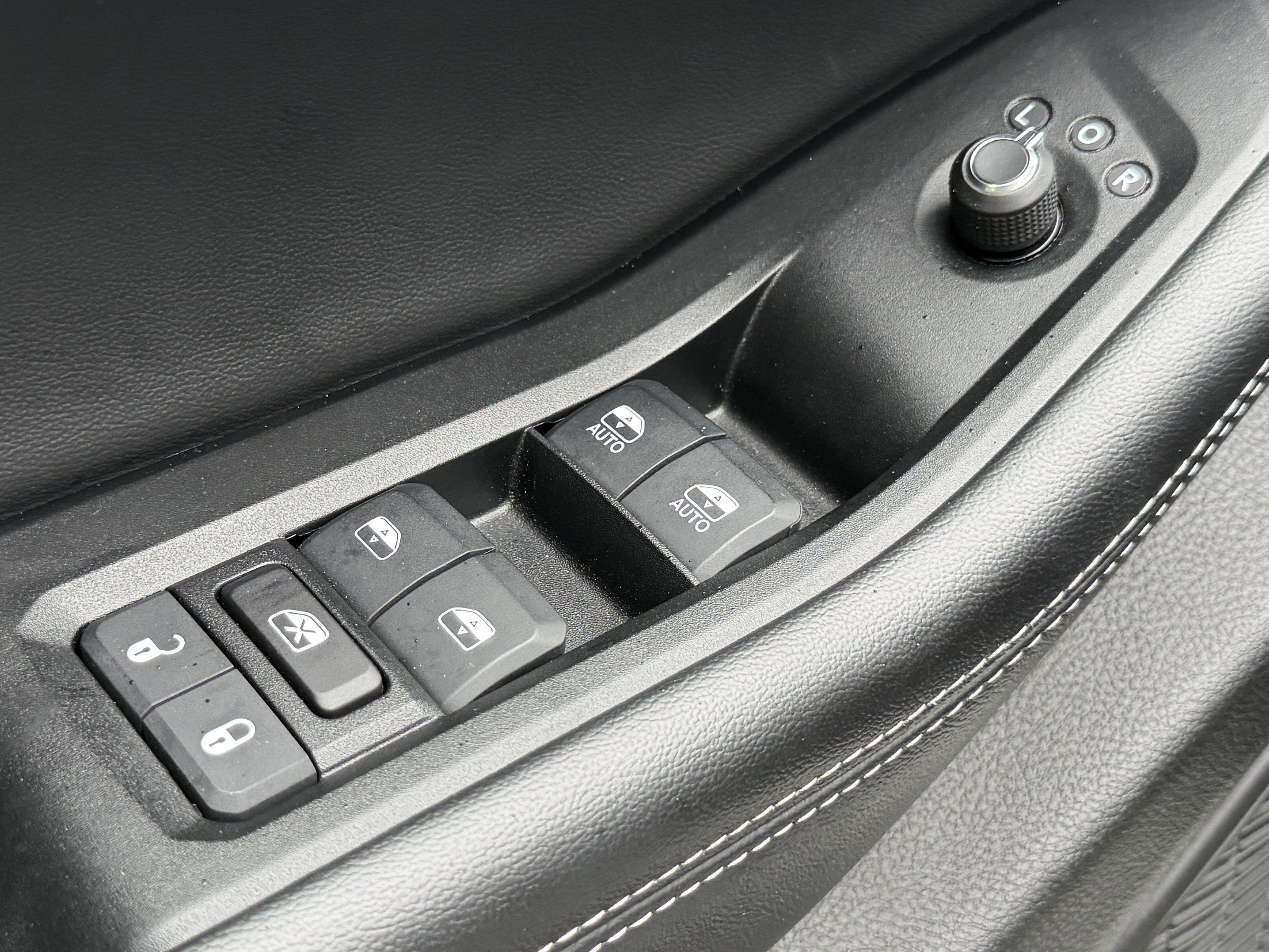 Used 2024 Jeep Grand Cherokee Altitude RWD image 13