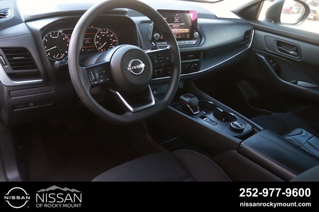 Used 2024 Nissan Rogue S AWD/4WD image 12