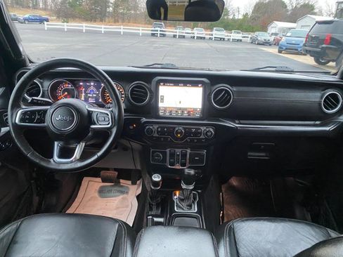 Used 2018 Jeep Wrangler Unlimited Sahara image 20