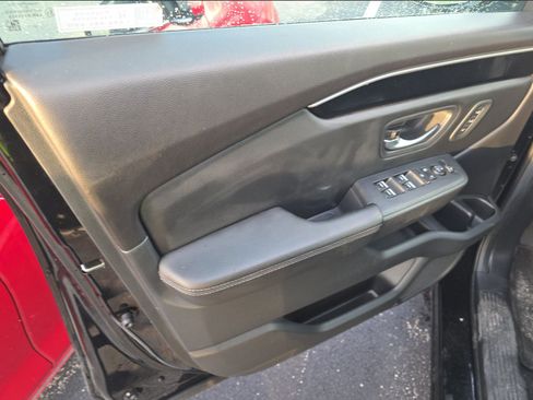 Used 2024 Honda Pilot EX-L image 11