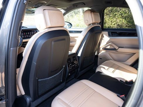 Used 2024 Porsche Cayenne Coupe image 47