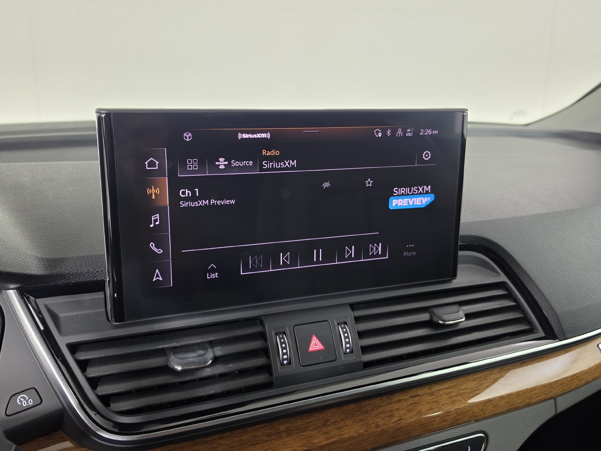 Used 2023 Audi Q5 2.0T Premium w/ Convenience Package AWD/4WD image 16
