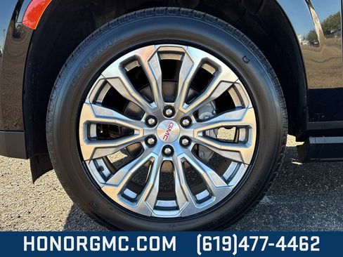 Used 2023 GMC Yukon Denali image 10