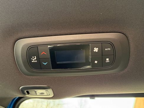 New 2026 Chrysler Pacifica Limited image 30