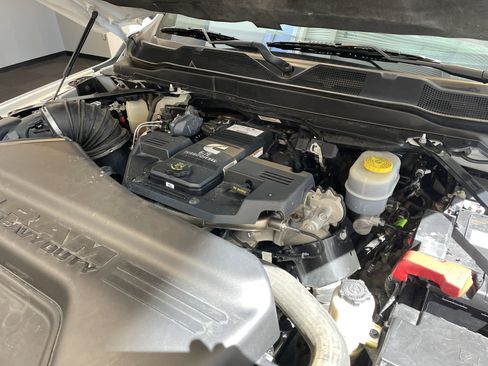 Used 2022 RAM 3500 Big Horn image 38