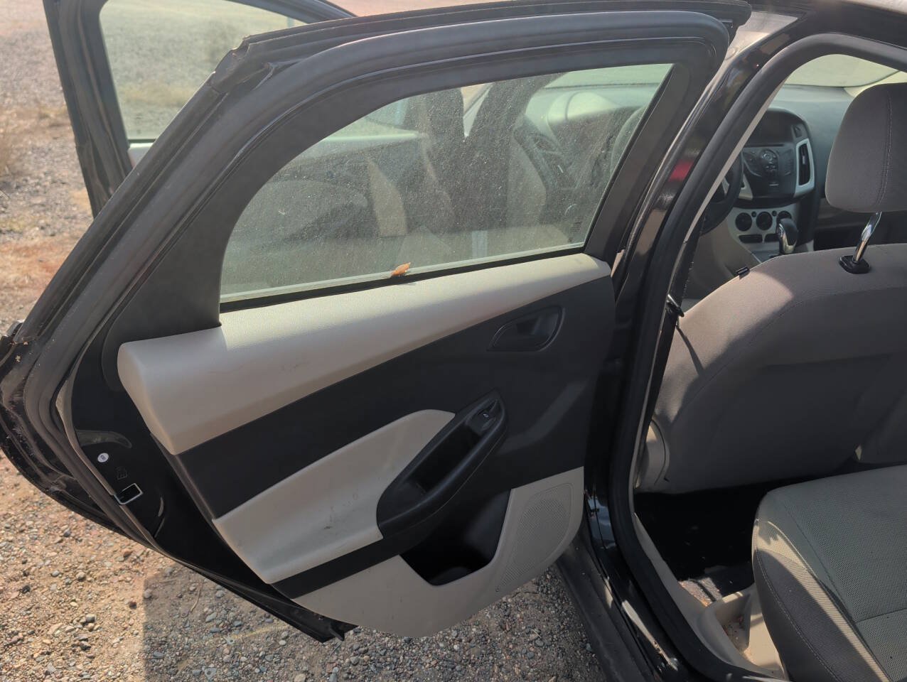 Used 2012 Ford Focus SE w/ SE Winter Pkg FWD image 22