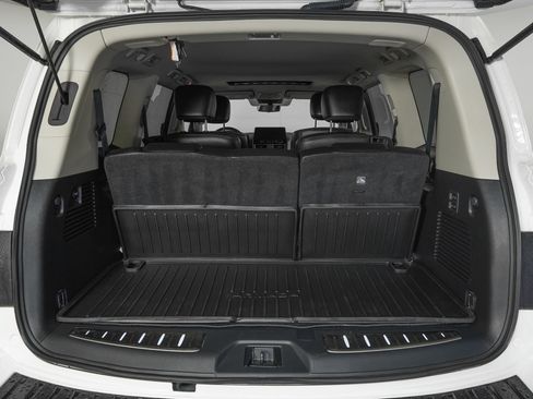 Used 2024 Nissan Armada Platinum w/ Captain's Chairs Package RWD image 11
