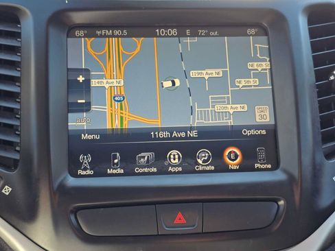 Used 2016 Jeep Cherokee Trailhawk w/ Comfort/Convenience Group AWD/4WD image 27