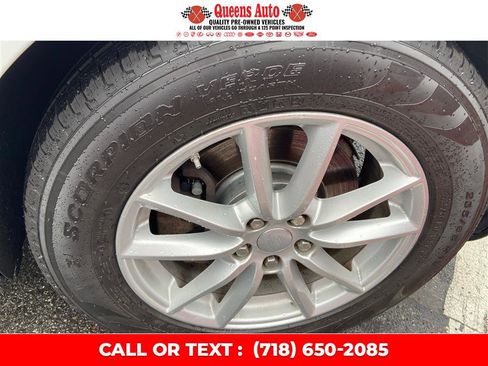 Used 2017 Land Rover Range Rover Sport SE image 29