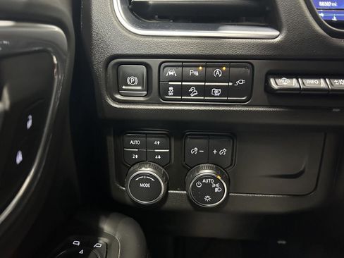 Used 2022 Chevrolet Tahoe High Country image 25