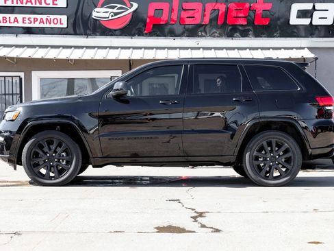 Used 2022 Jeep Grand Cherokee Laredo X RWD image 13