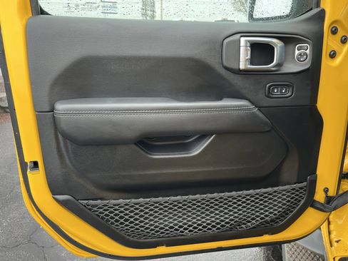 Used 2021 Jeep Wrangler Unlimited Sahara w/ Dual Top Group image 17