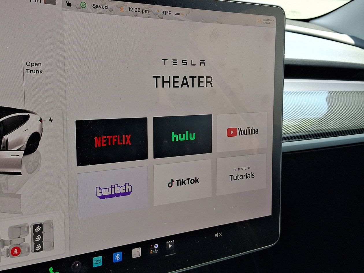 Used 2023 Tesla Model 3 Standard Range RWD image 26