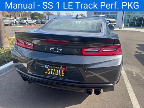 Used 2018 Chevrolet Camaro SS RWD image 23