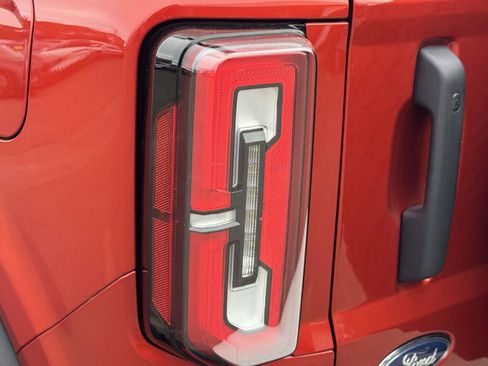 Used 2024 Ford Bronco Wildtrak image 10