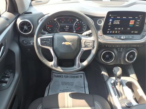 Used 2025 Chevrolet Blazer LT FWD image 7