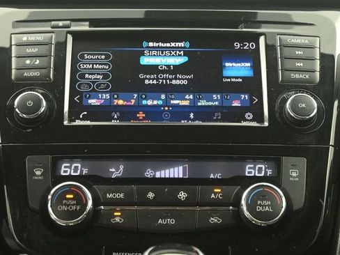 Used 2020 Nissan Rogue SV w/ Premium Package FWD image 13