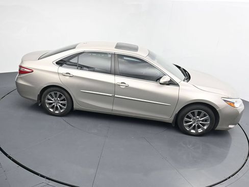 Used 2017 Toyota Camry XLE w/ Moonroof Package FWD image 17