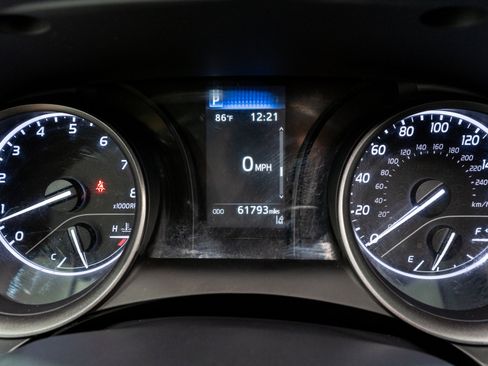 Used 2023 Toyota Camry SE FWD image 21