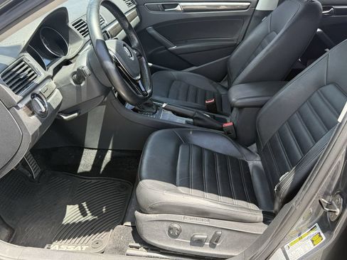 Used 2017 Volkswagen Passat 1.8T SEL Premium FWD image 12